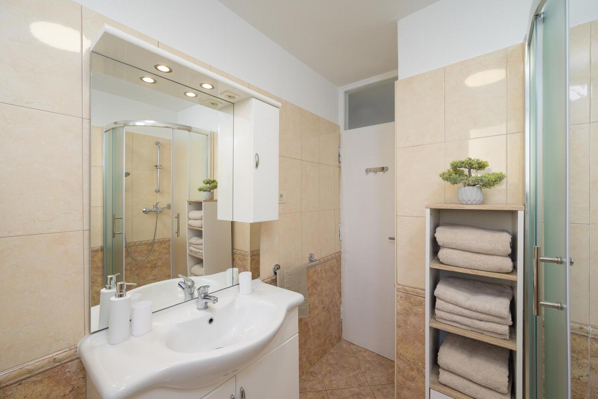 Apartment Pina Пореч Екстер'єр фото